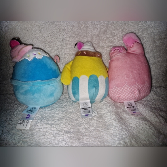 Hello kitty / sanrio squishmallows x3 - Picture 2 of 2